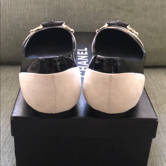 CHANEL suede and patent leather flats - Picture 5 of 11